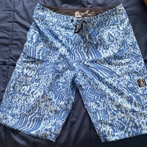 Volcom mod-tech boys swim shorts size 28/14